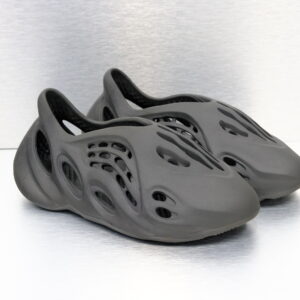 Yeezy Foam RNNR Onyx