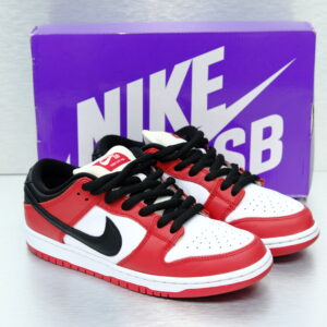 Nike SB Dunk Low 'Chicago'