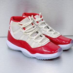 Nike Jordan 11 Cherry