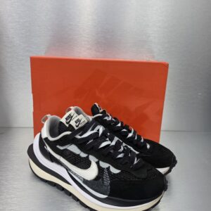 Nike x Sacai VaporWaffle 'Black' – side view