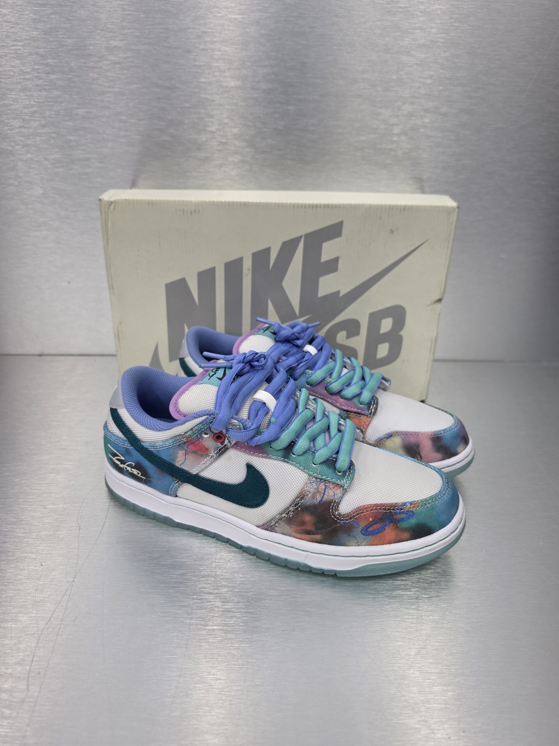 Futura Laboratories x Nike SB Dunk Low 'Bleached Aqua' – side view