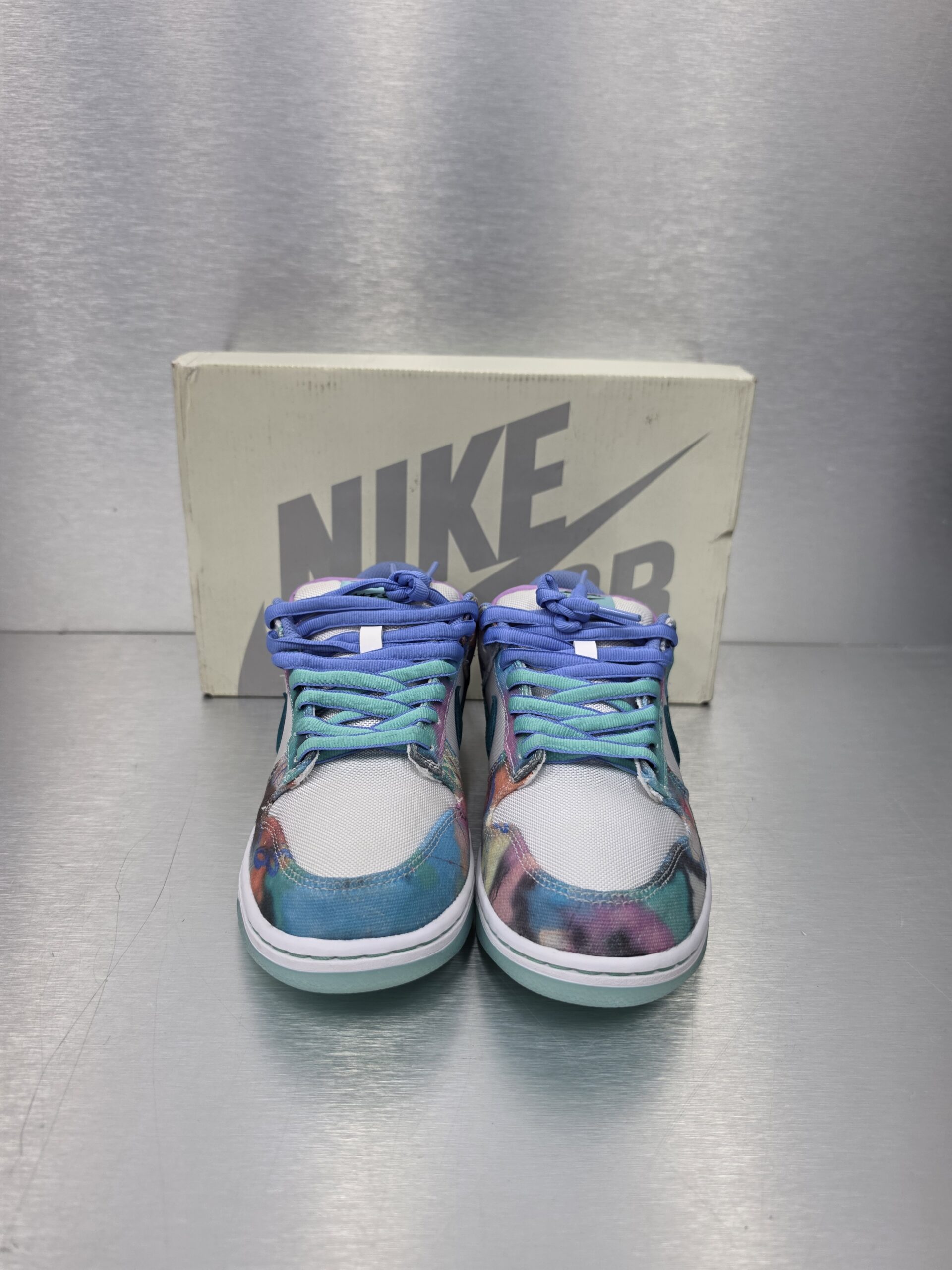 Futura Laboratories x Nike SB Dunk Low 'Bleached Aqua' – front view