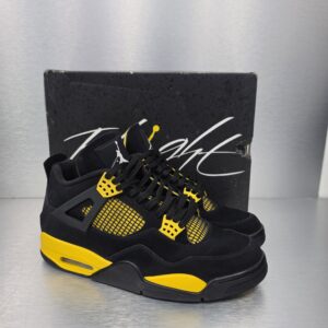 Air Jordan 4 Retro 'Yellow Thunder' – side view