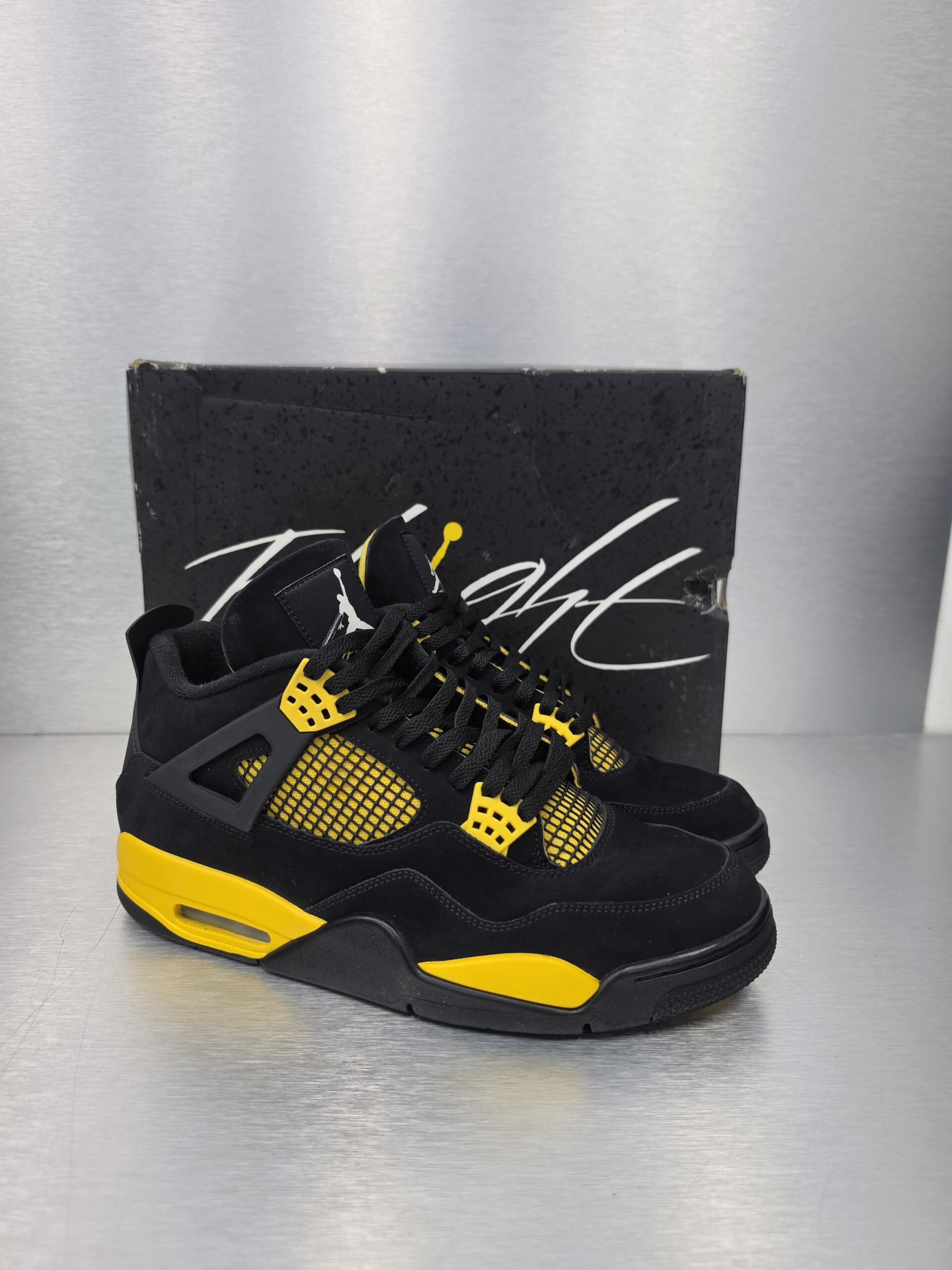 Air Jordan 4 Retro 'Yellow Thunder' – side view