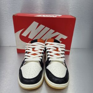 Nike Dunk Low PRM 'Halloween' – front view
