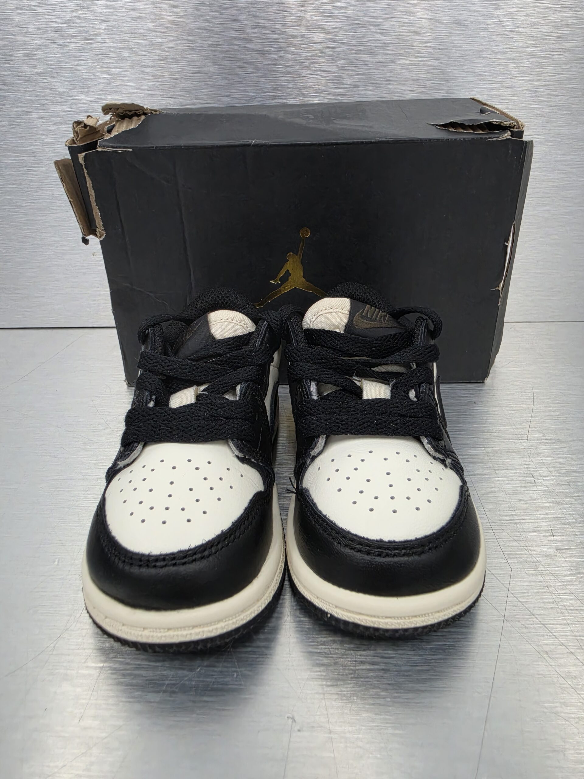 Air Jordan 1 Low TD 'Mocha' – front view