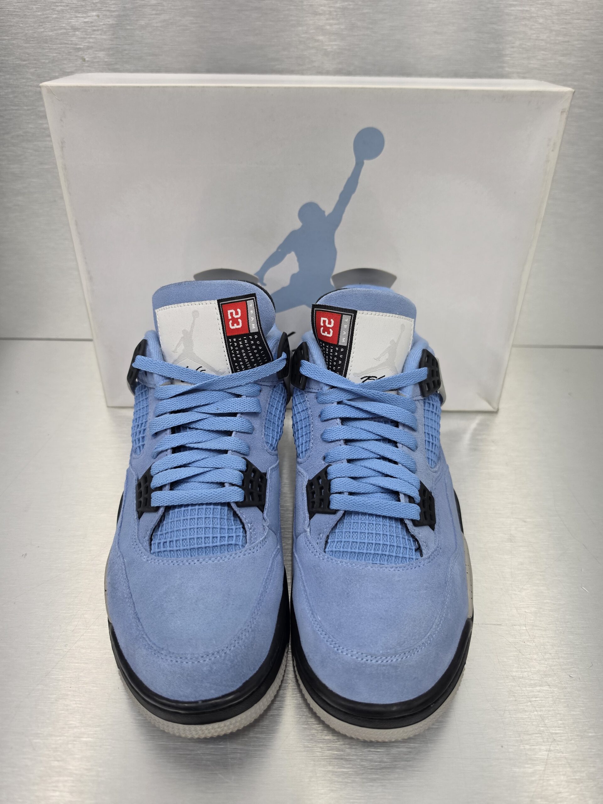 Air Jordan 4 Retro 'University Blue' – front view