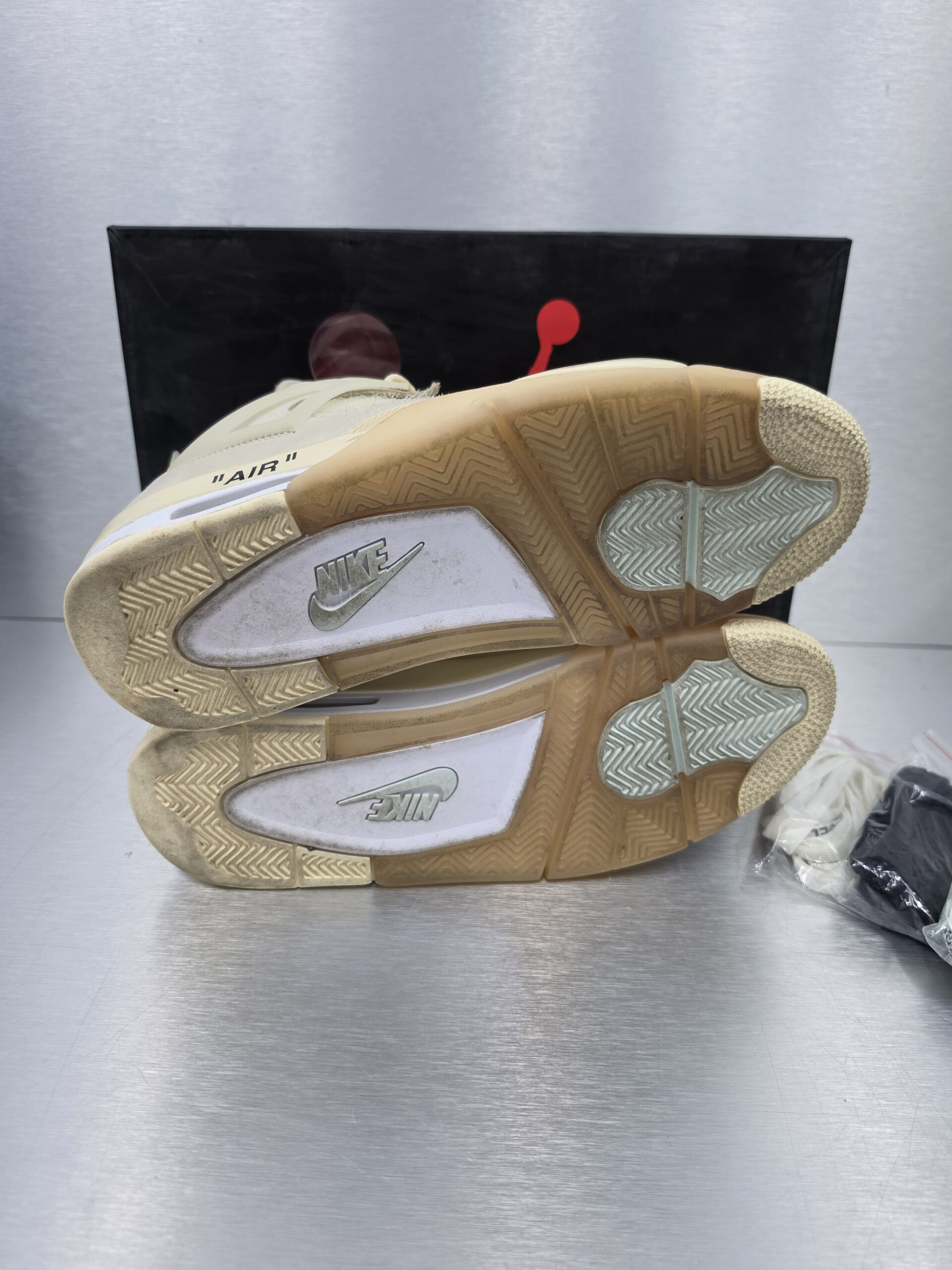 Off-White x Air Jordan 4 SP 'Sail' – sole view
