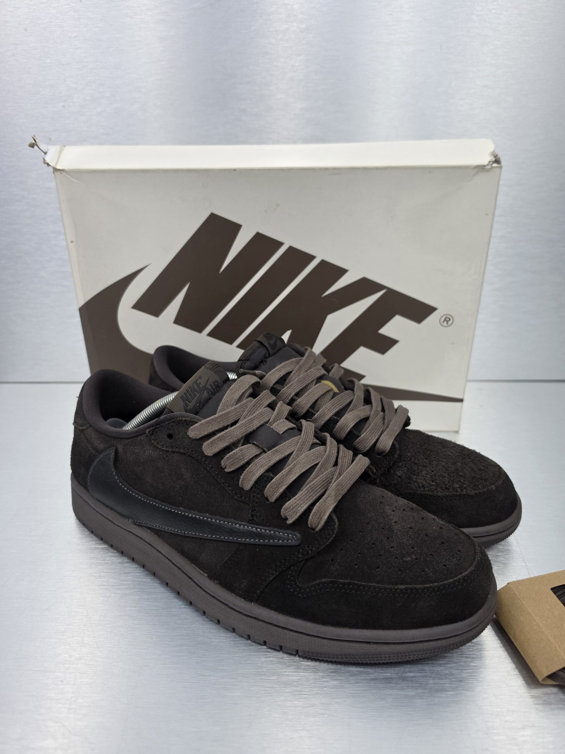 Travis Scott x Air Jordan 1 Low OG 'Velvet Brown' – side view