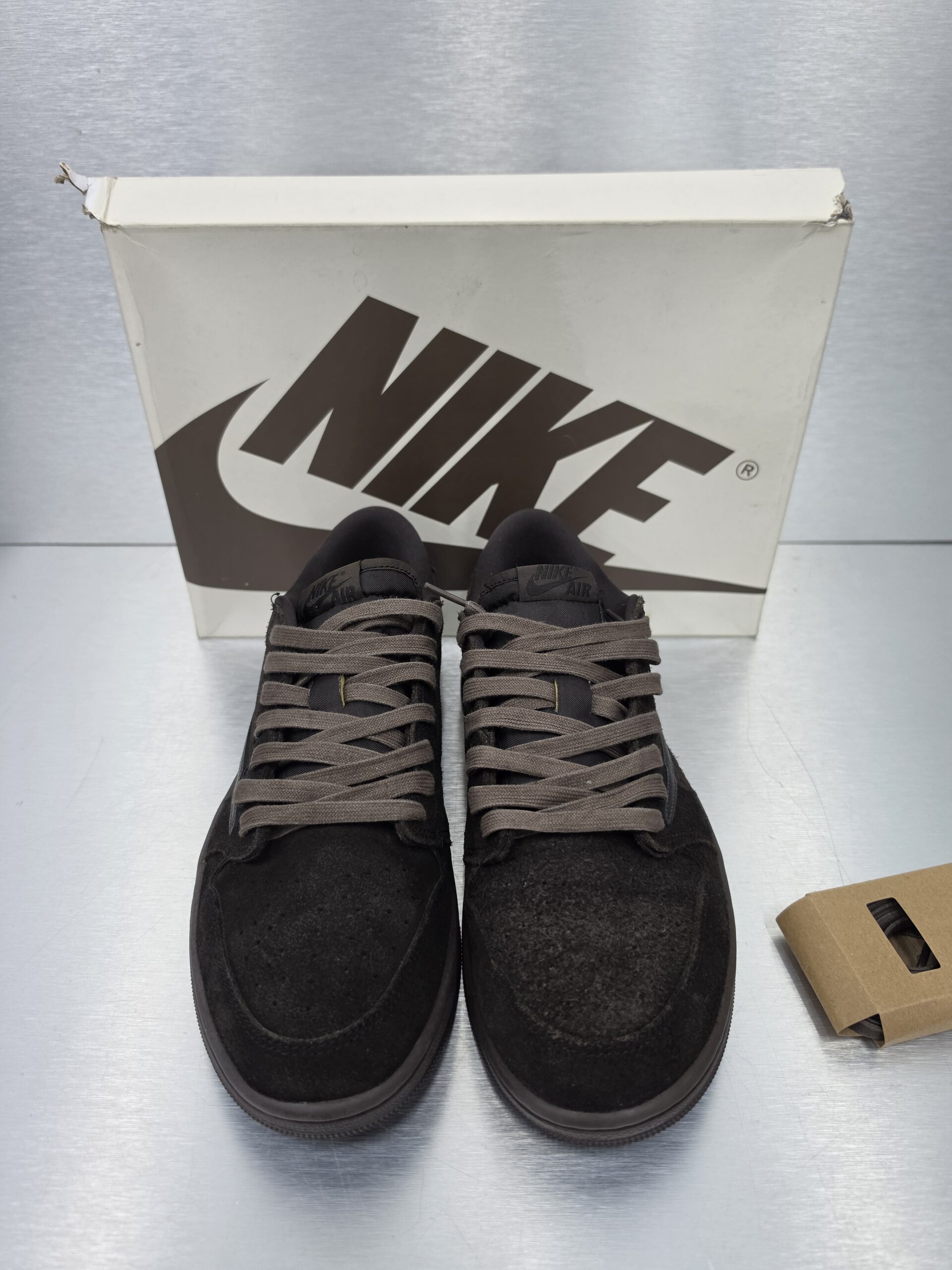 Travis Scott x Air Jordan 1 Low OG 'Velvet Brown' – front view