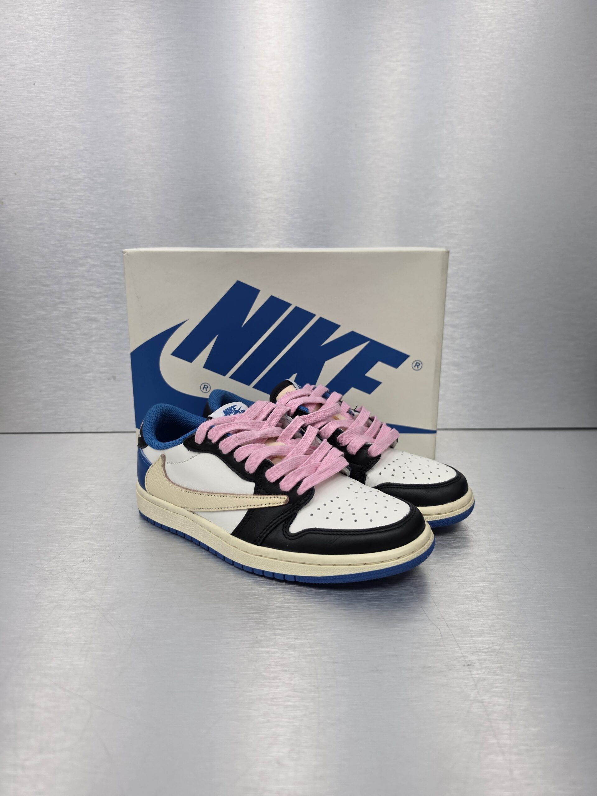 Fragment Design x Travis Scott x Air Jordan 1 Low OG SP 'Military Blue' – side view