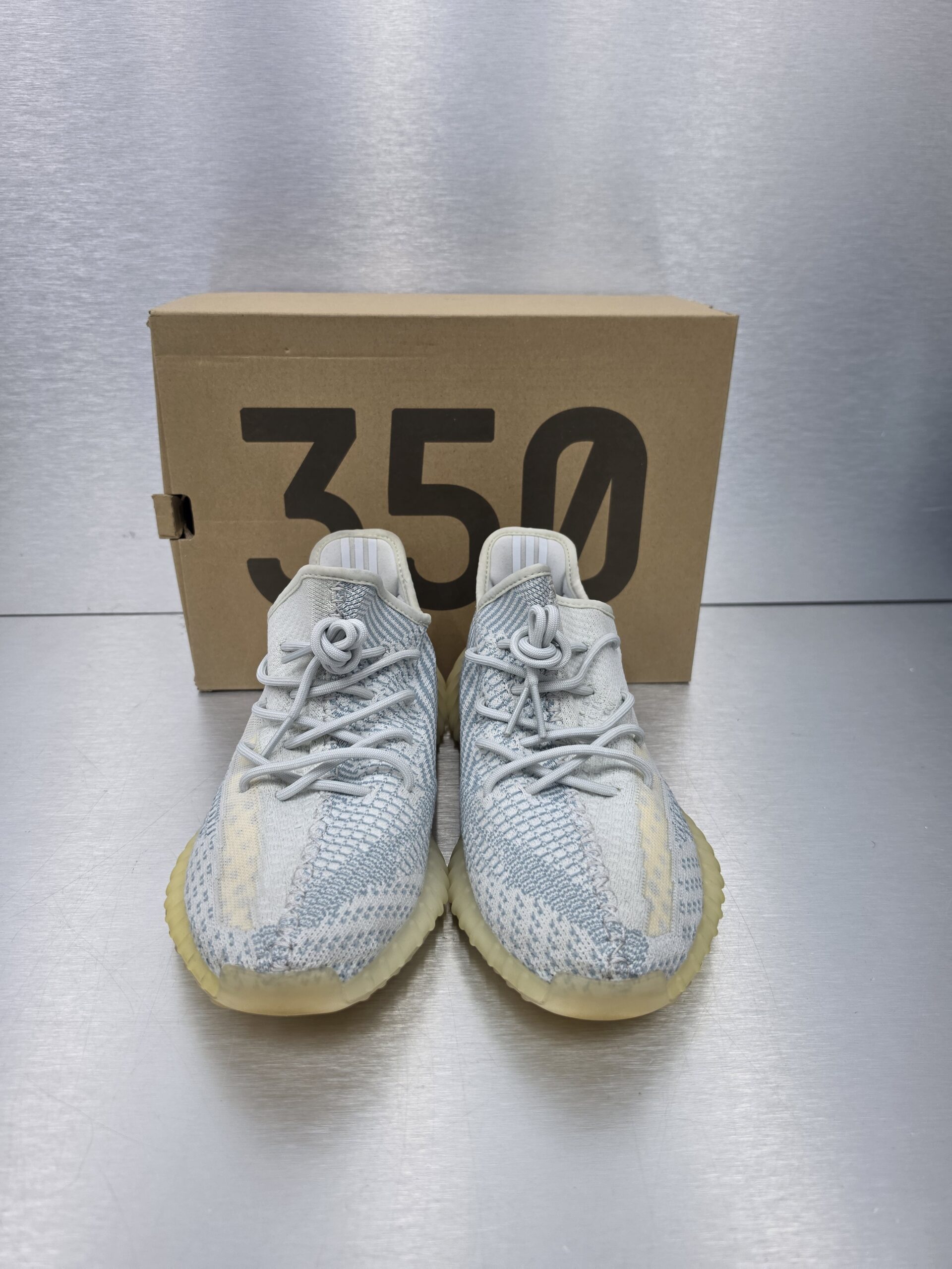 Adidas Yeezy Boost 350 V2 'Blue Tint' – front view