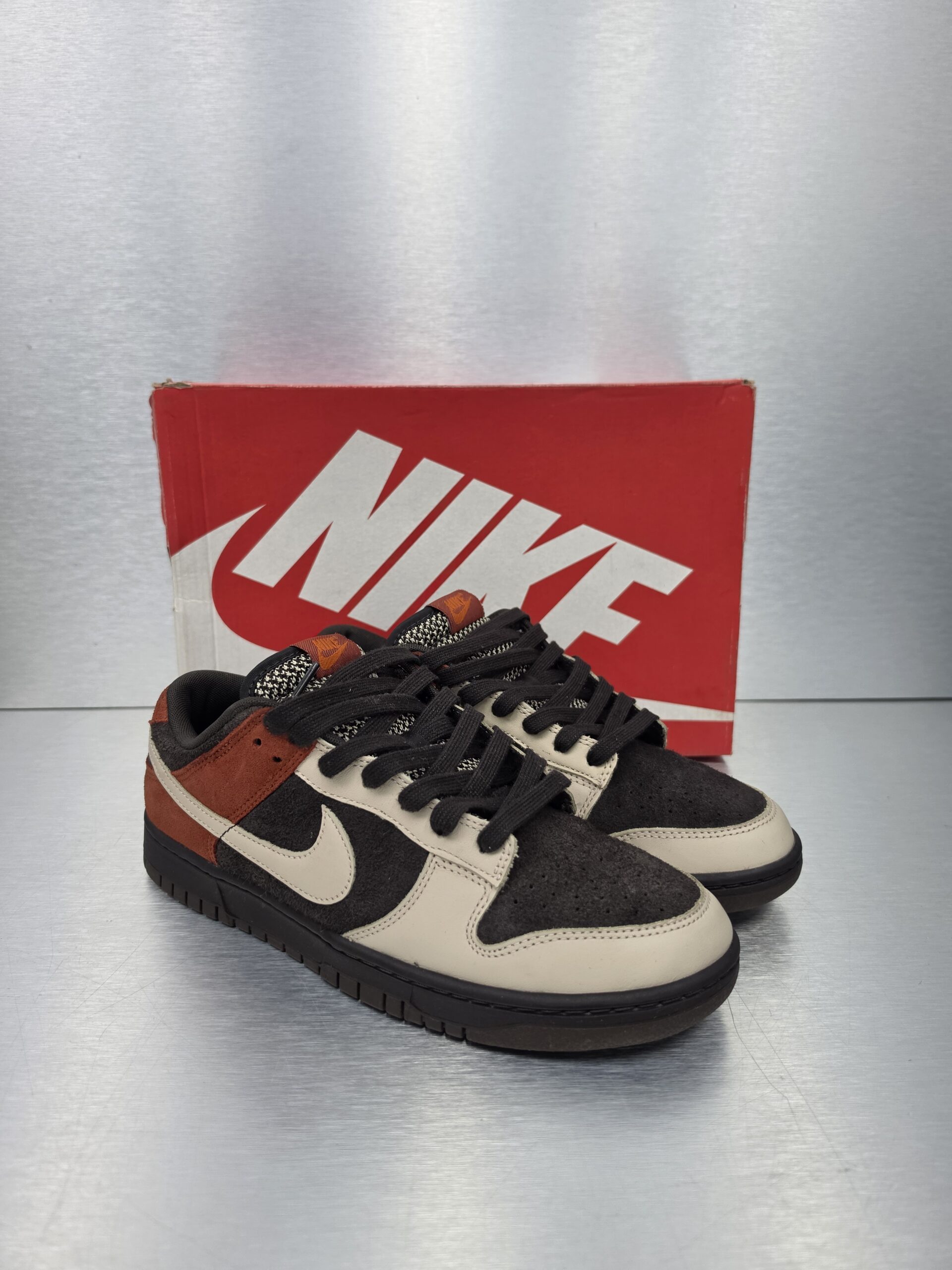 Nike Dunk Low 'Red Panda' – side view