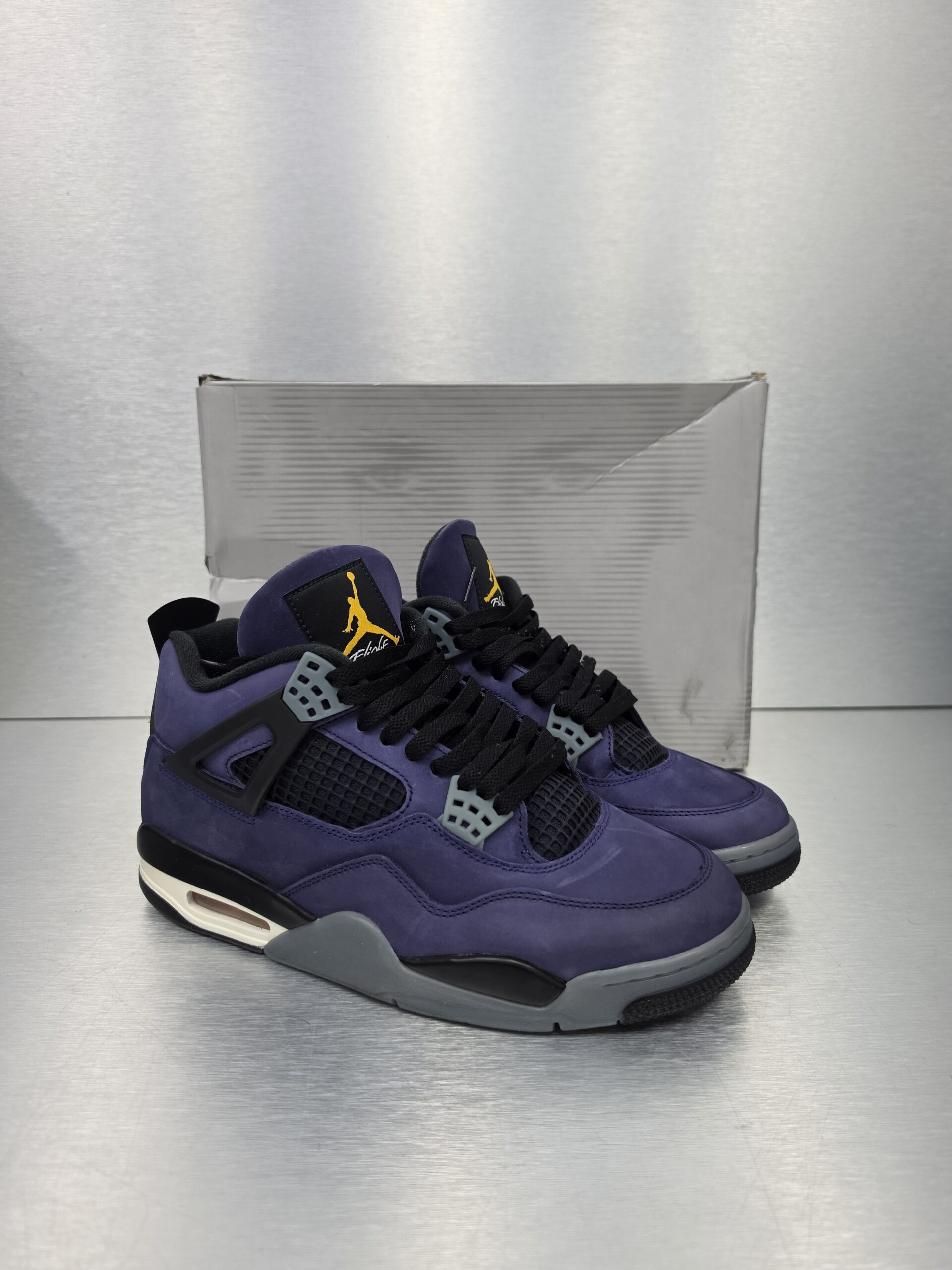 Air Jordan 4 Retro 'Lakers' – side view