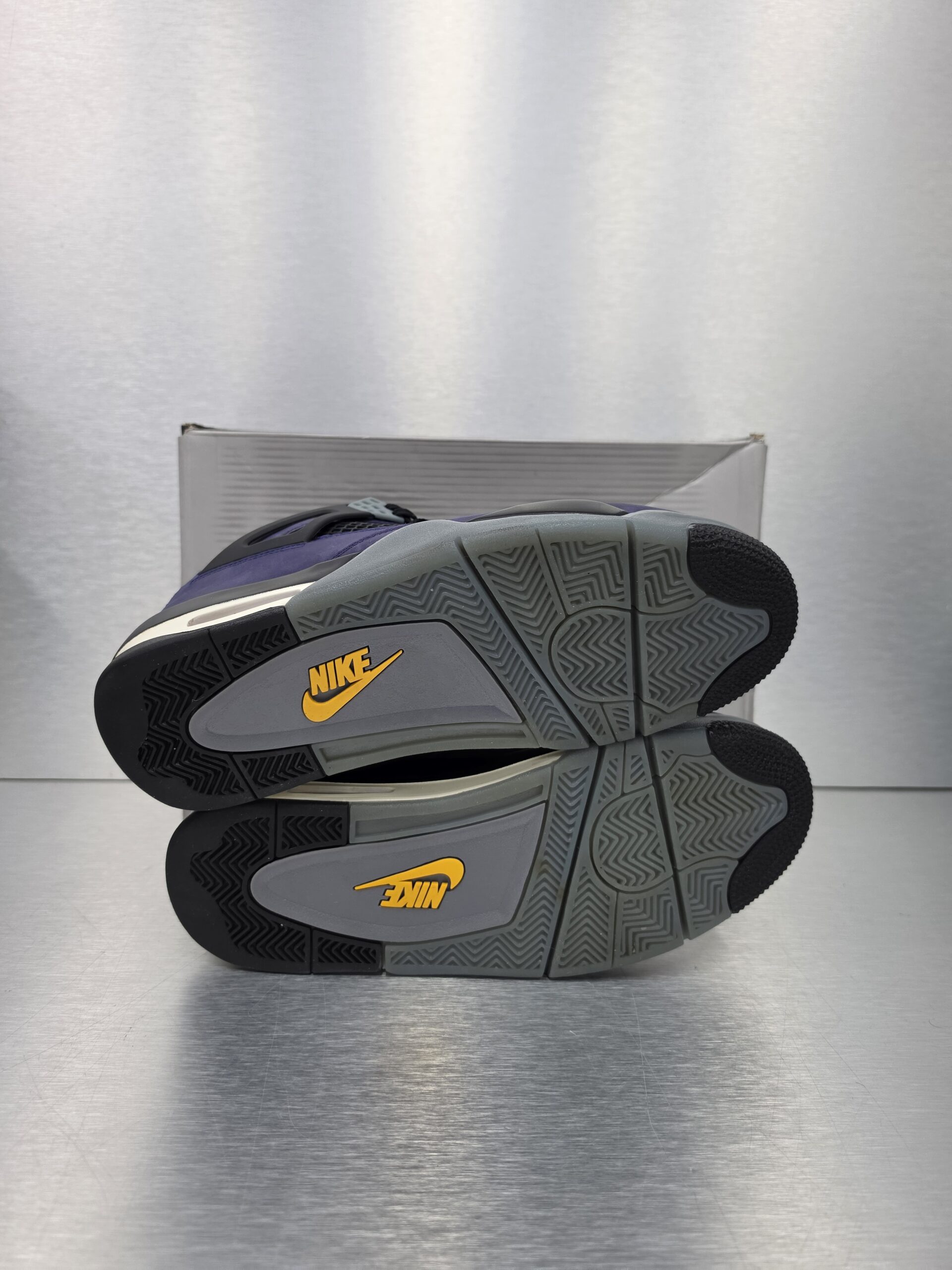 Air Jordan 4 Retro 'Lakers' – sole view